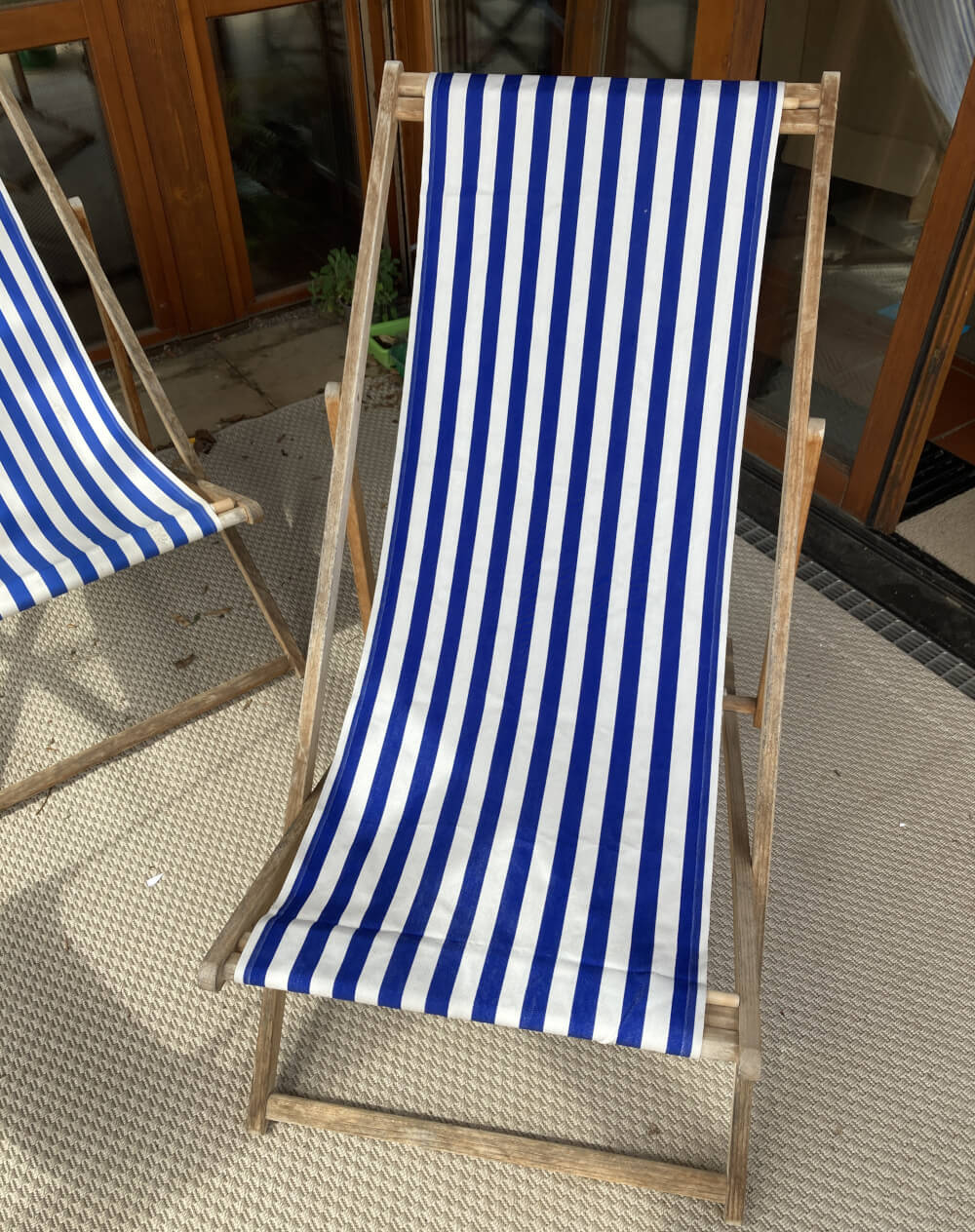 Reparierter Strandstuhl mit neuem Bezug